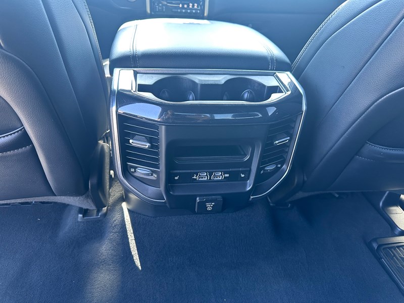 Additional photo of vehicle.
