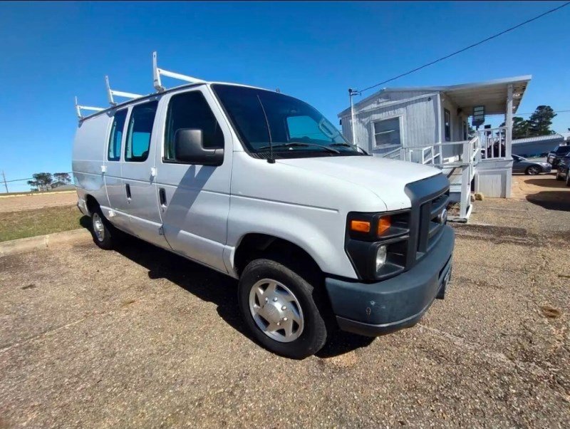 Additional photo of vehicle.