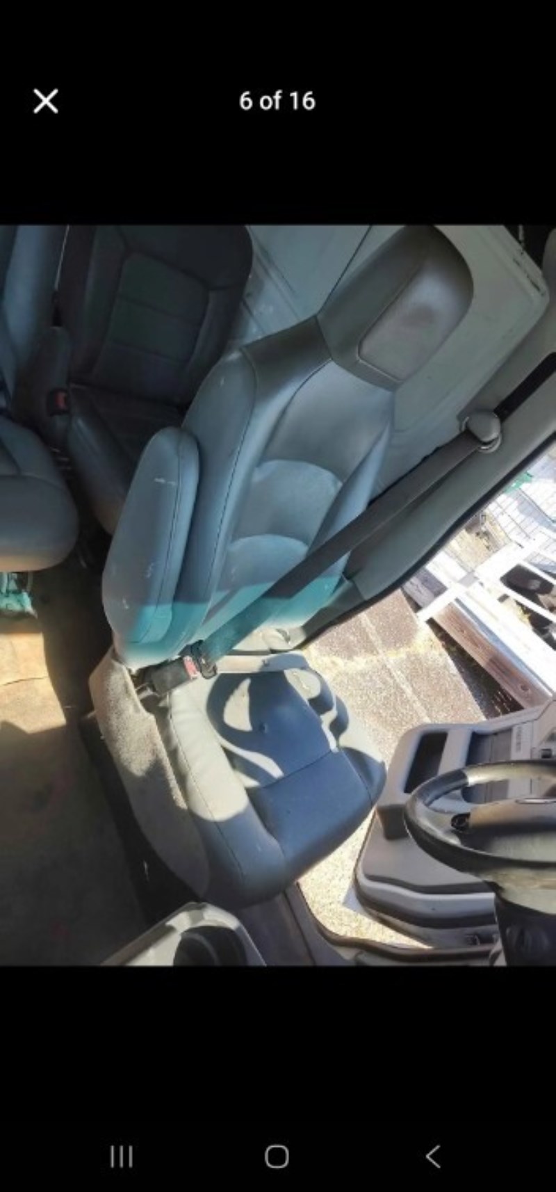 Additional photo of vehicle.