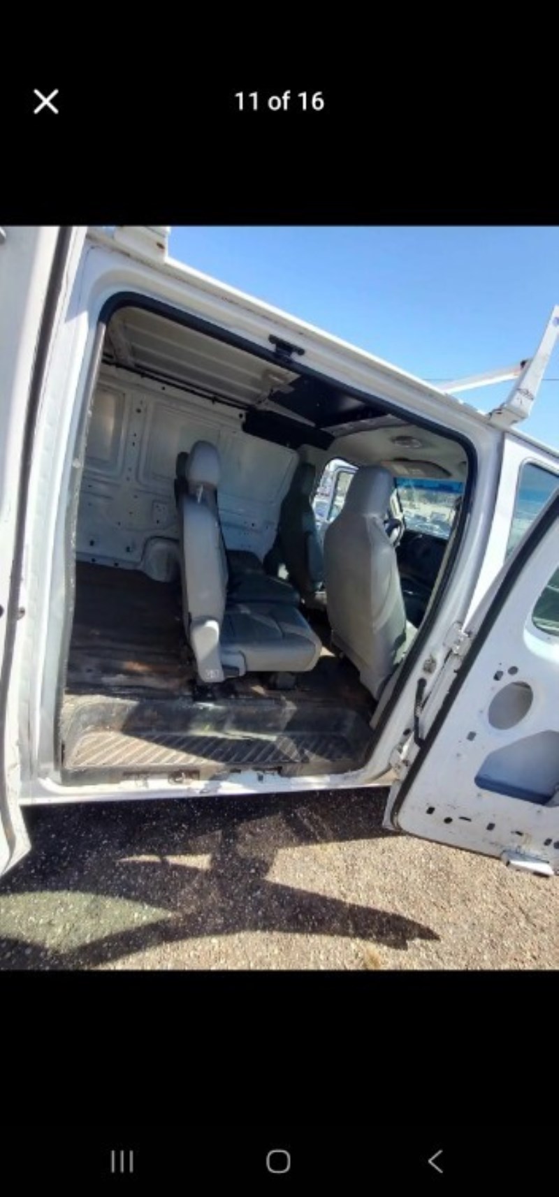 Additional photo of vehicle.