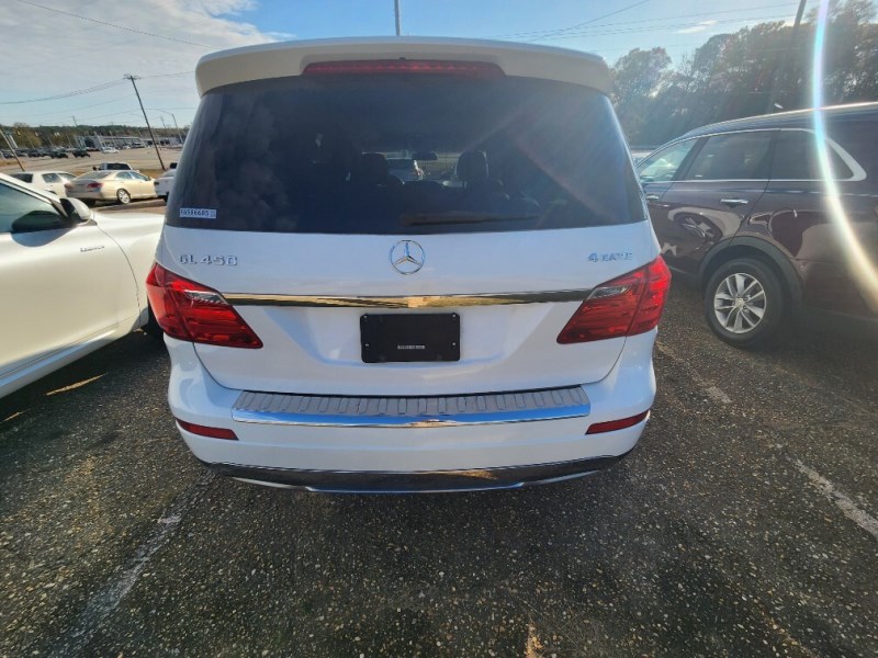 Additional photo of vehicle.