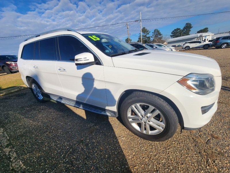 Additional photo of vehicle.