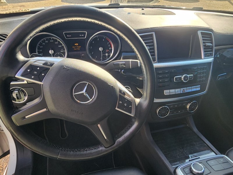 Additional photo of vehicle.