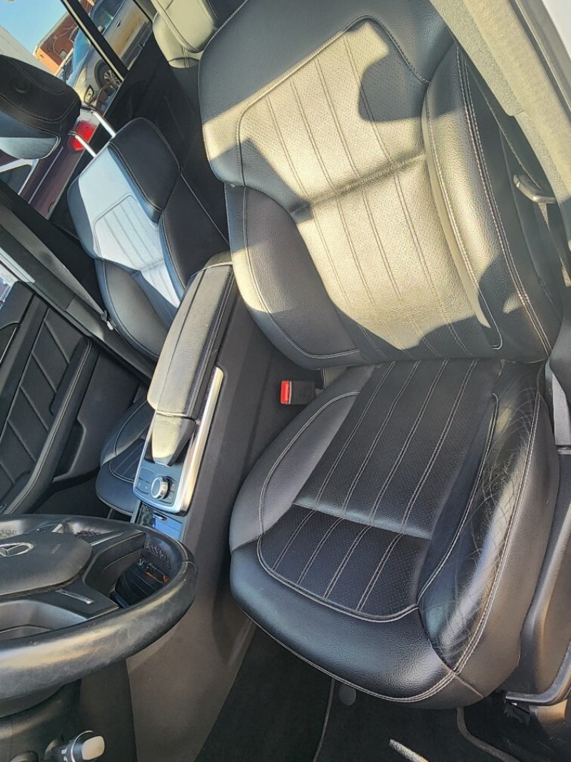 Additional photo of vehicle.