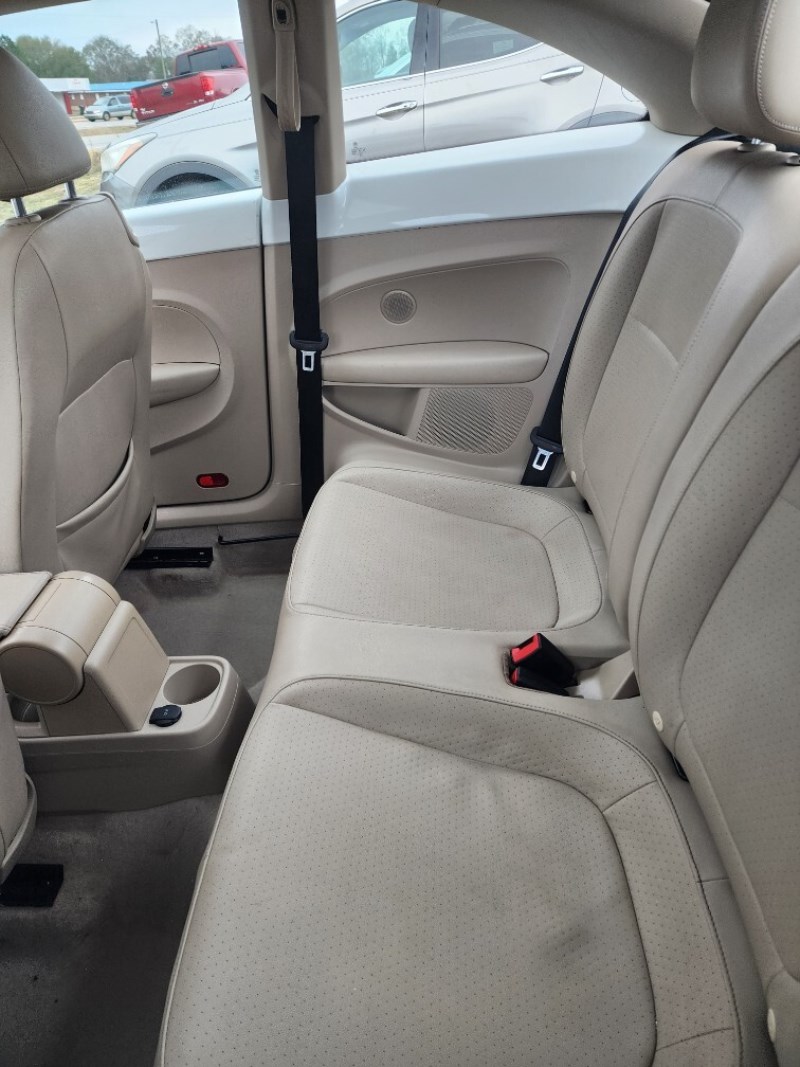 Additional photo of vehicle.