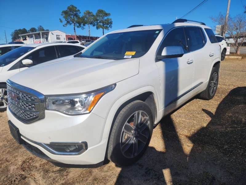 Additional photo of vehicle.