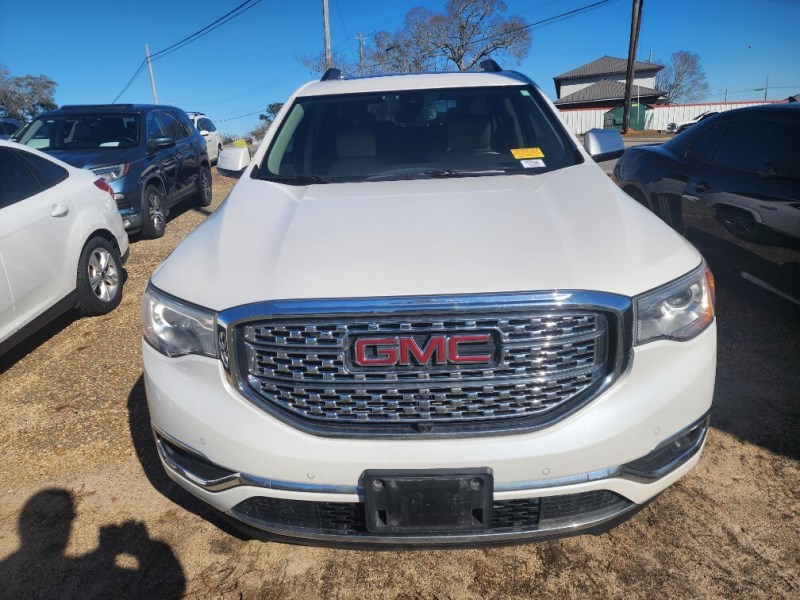 Additional photo of vehicle.