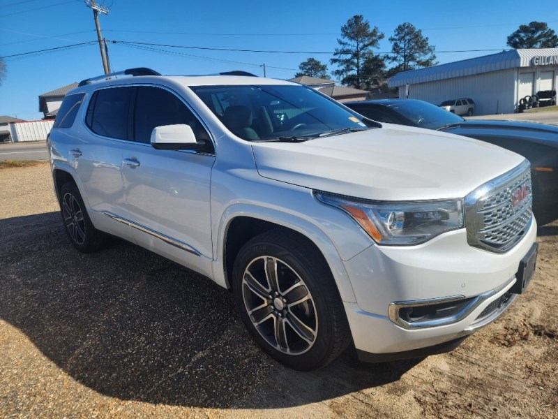 Additional photo of vehicle.