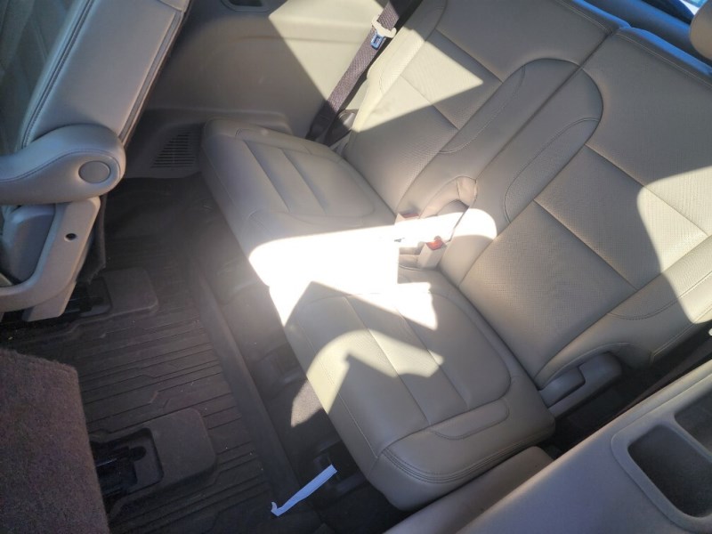 Additional photo of vehicle.