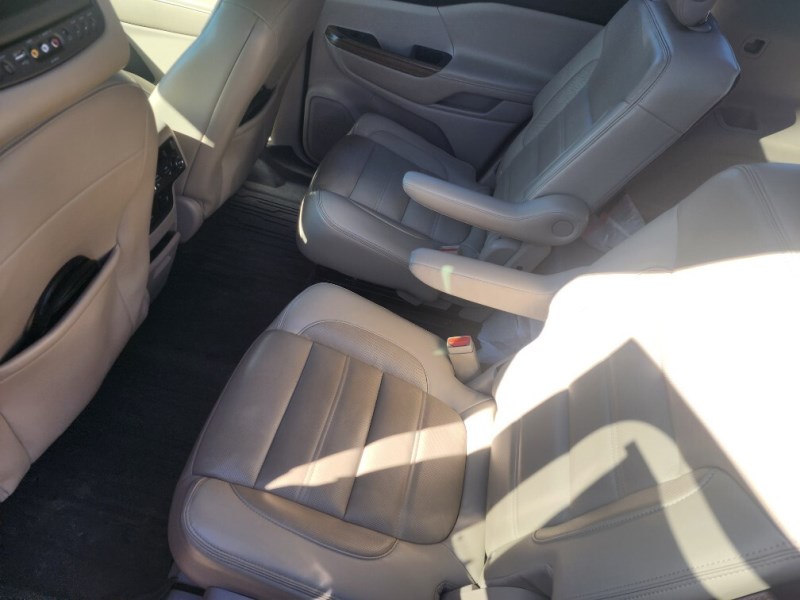 Additional photo of vehicle.