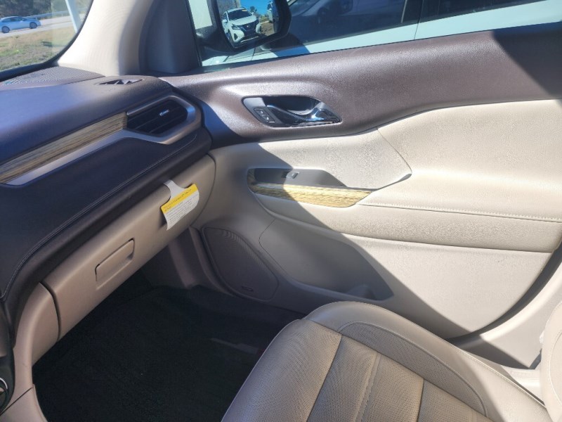 Additional photo of vehicle.