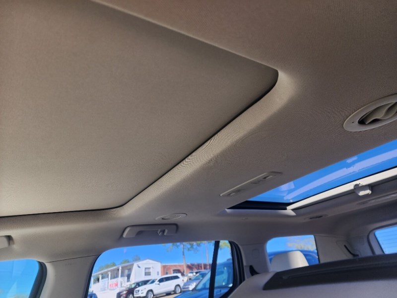 Additional photo of vehicle.