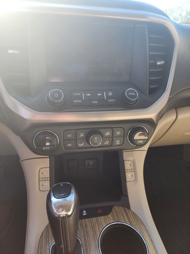 Additional photo of vehicle.