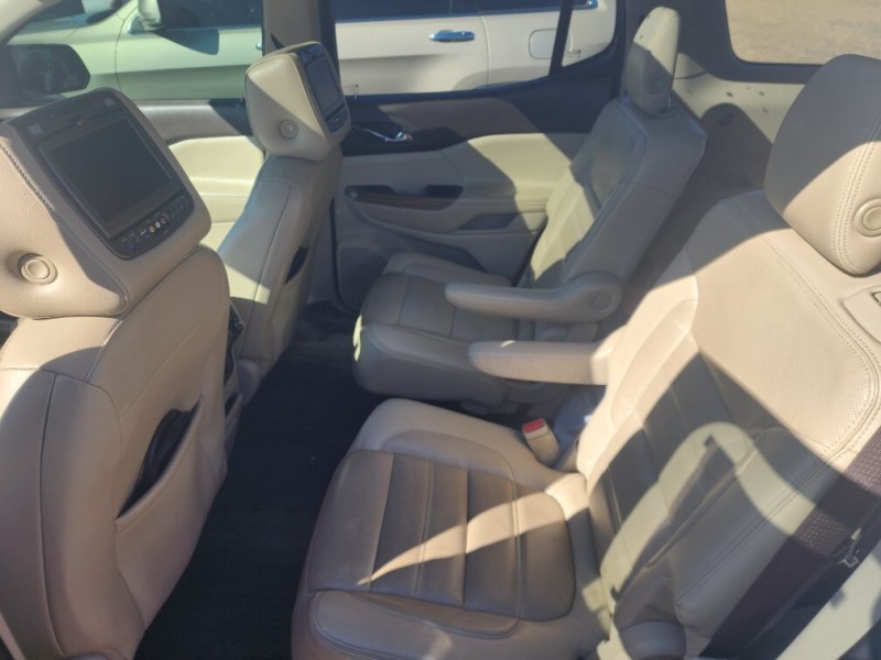 Additional photo of vehicle.