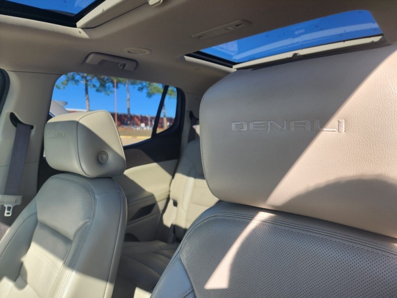 Additional photo of vehicle.