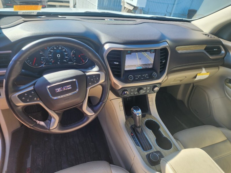 Additional photo of vehicle.