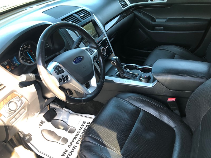 2015 Ford Explorer Limited - Photo 8