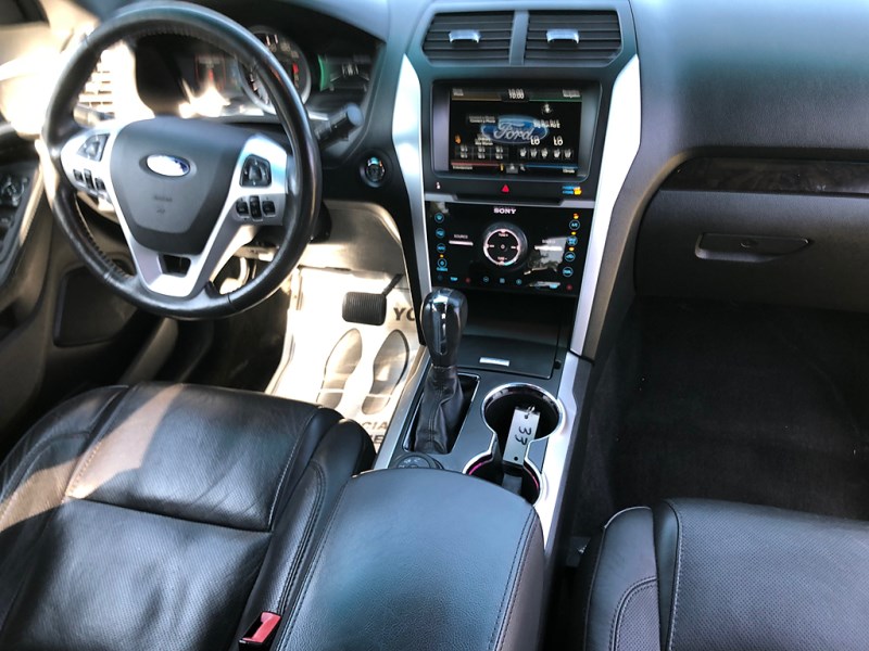 2015 Ford Explorer Limited - Photo 12
