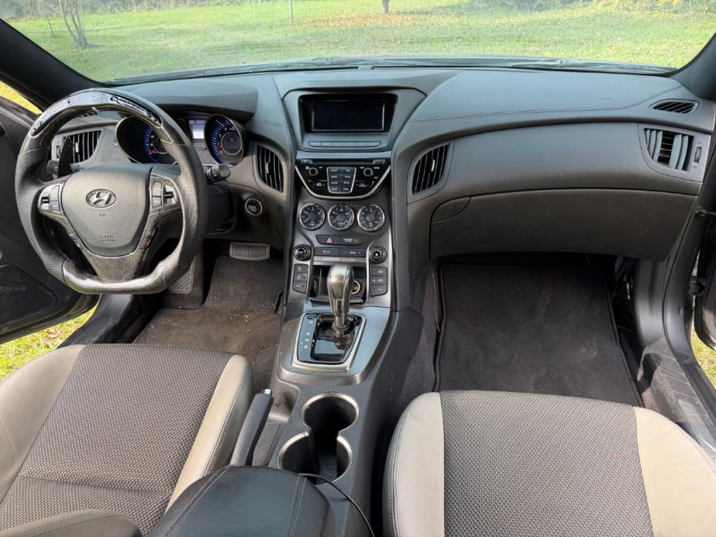 2016 Hyundai Genesis Coupe Base - Photo 10