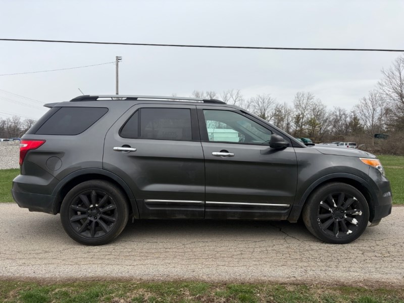 Additional photo of vehicle.