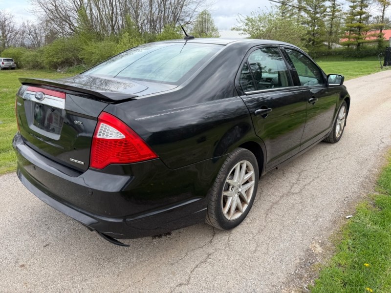 Additional photo of vehicle.