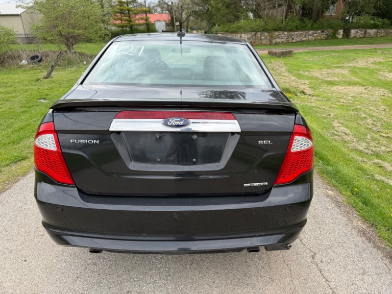 Additional photo of vehicle.