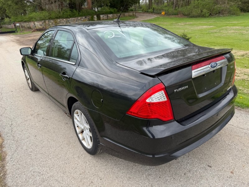Additional photo of vehicle.