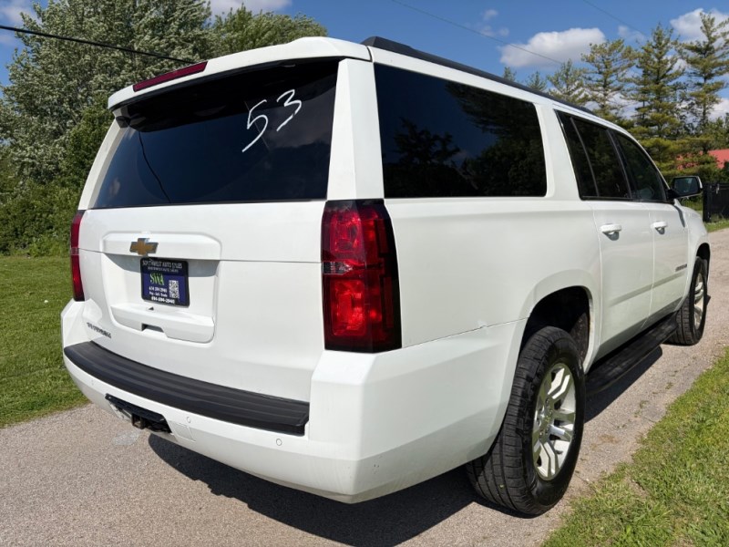 Additional photo of vehicle.