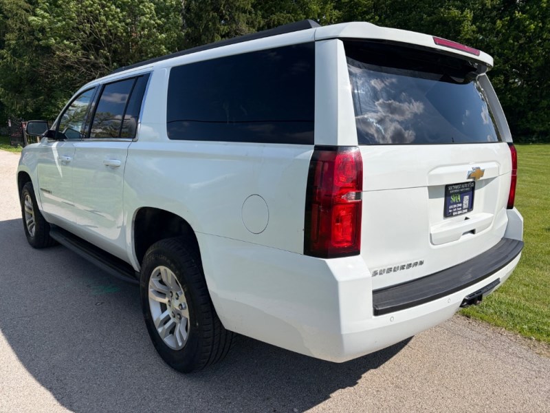 Additional photo of vehicle.