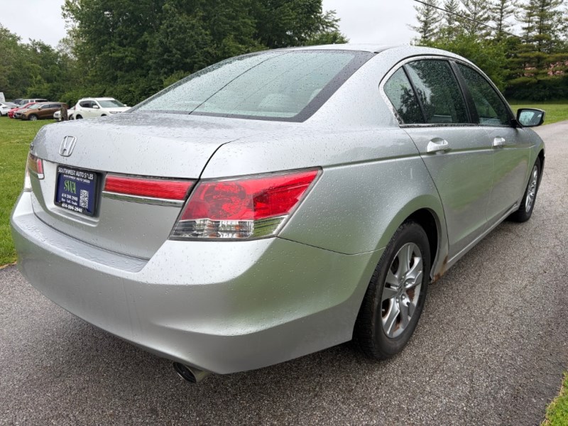 Additional photo of vehicle.