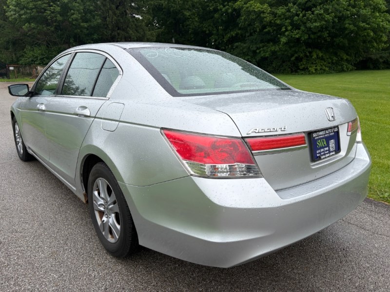 Additional photo of vehicle.
