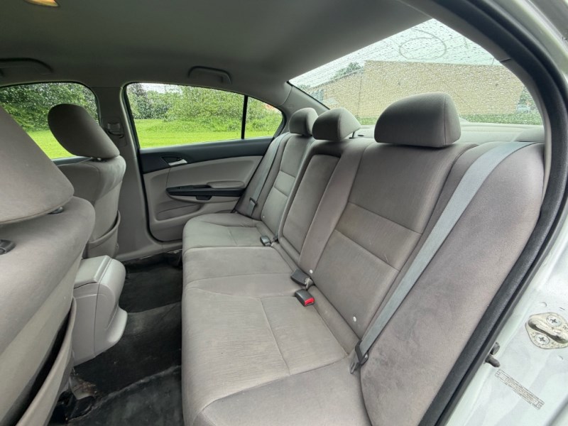 Additional photo of vehicle.