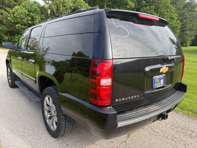Additional photo of vehicle.