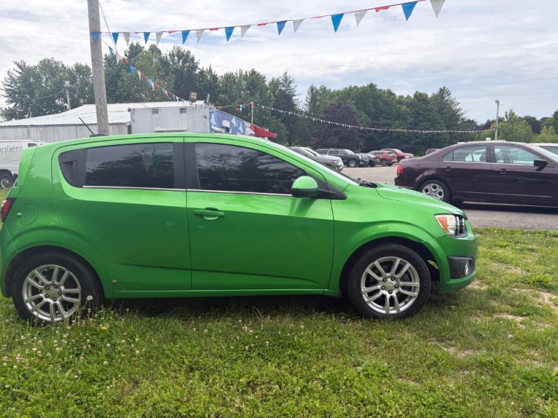 Additional photo of vehicle.