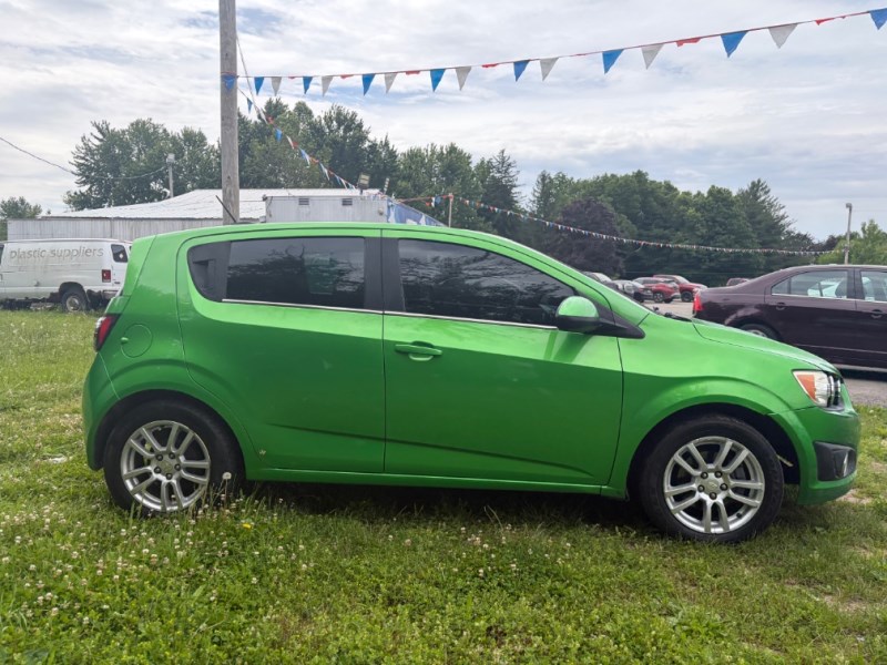 Additional photo of vehicle.
