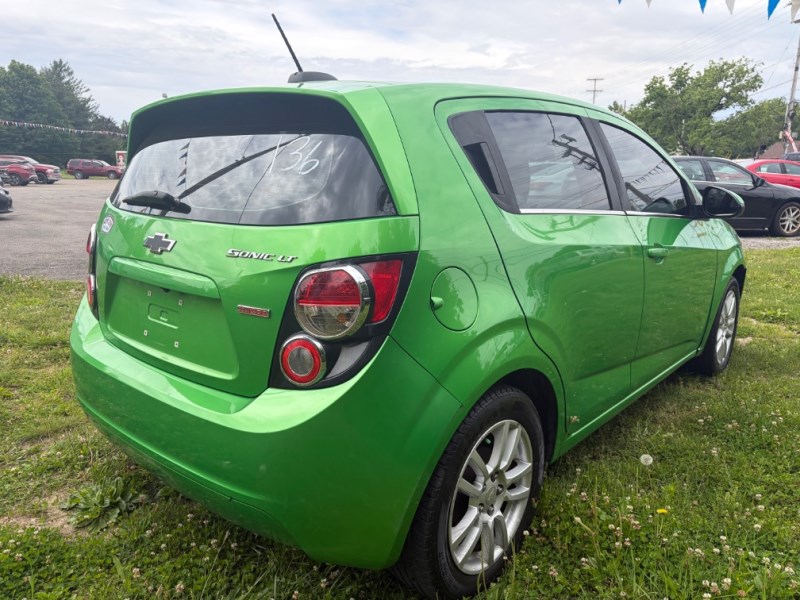 Additional photo of vehicle.