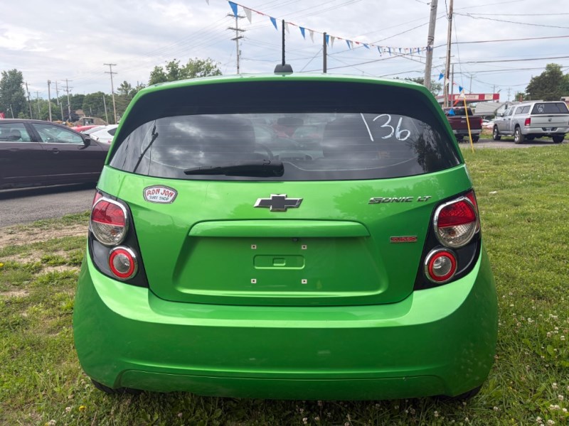 Additional photo of vehicle.