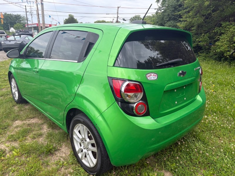 Additional photo of vehicle.