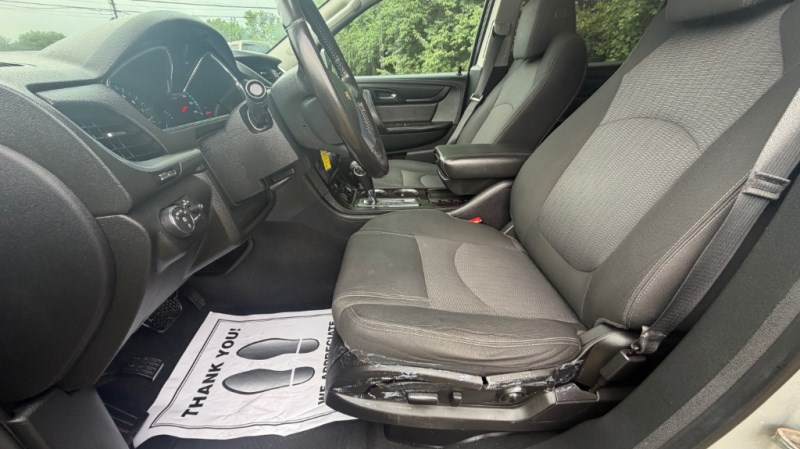 Additional photo of vehicle.