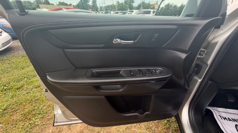 Additional photo of vehicle.