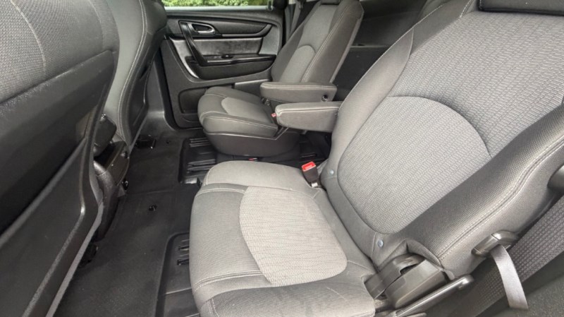 Additional photo of vehicle.