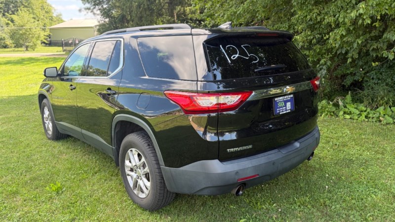 Additional photo of vehicle.