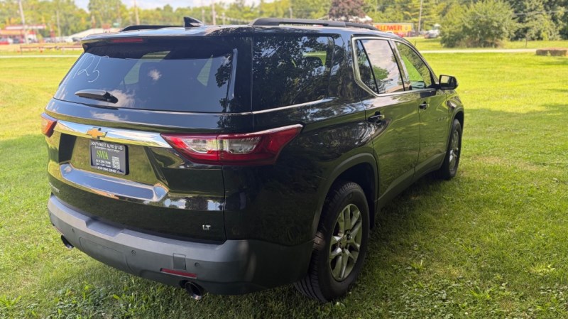 Additional photo of vehicle.