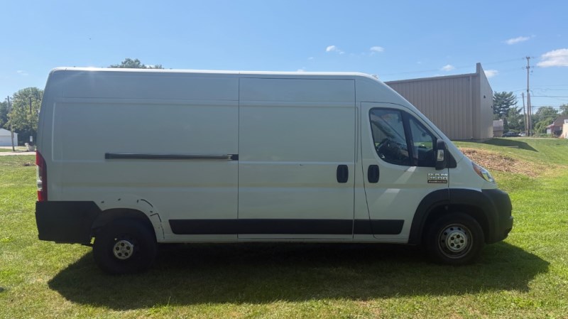 Additional photo of vehicle.