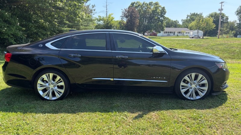 Additional photo of vehicle.