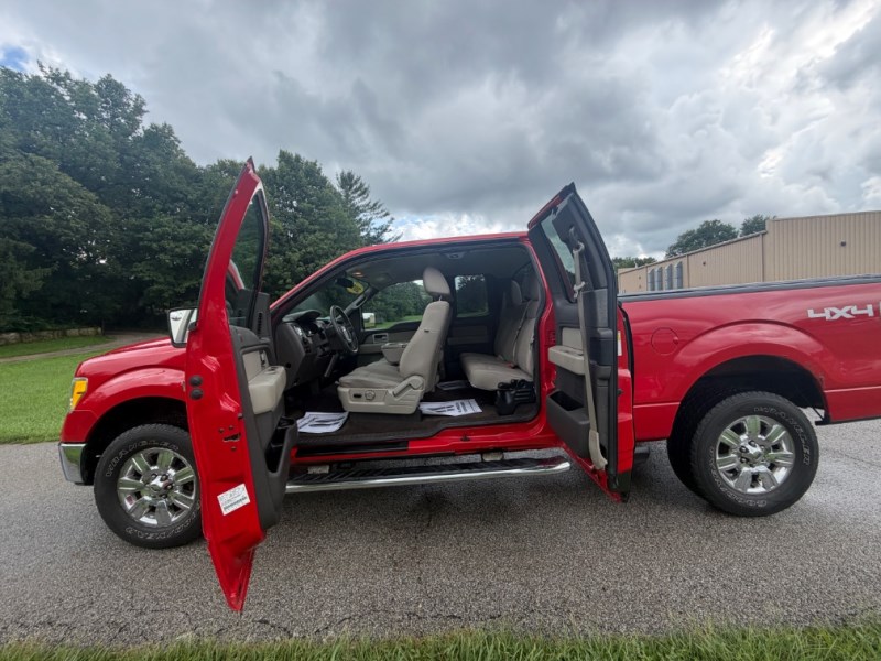 Additional photo of vehicle.