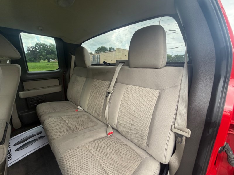 Additional photo of vehicle.