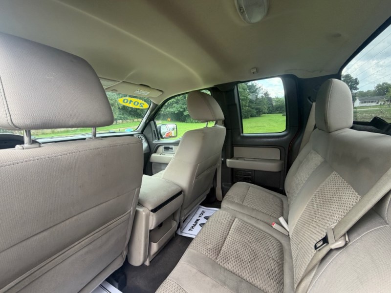 Additional photo of vehicle.