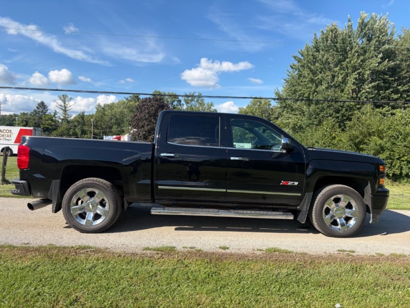 Additional photo of vehicle.
