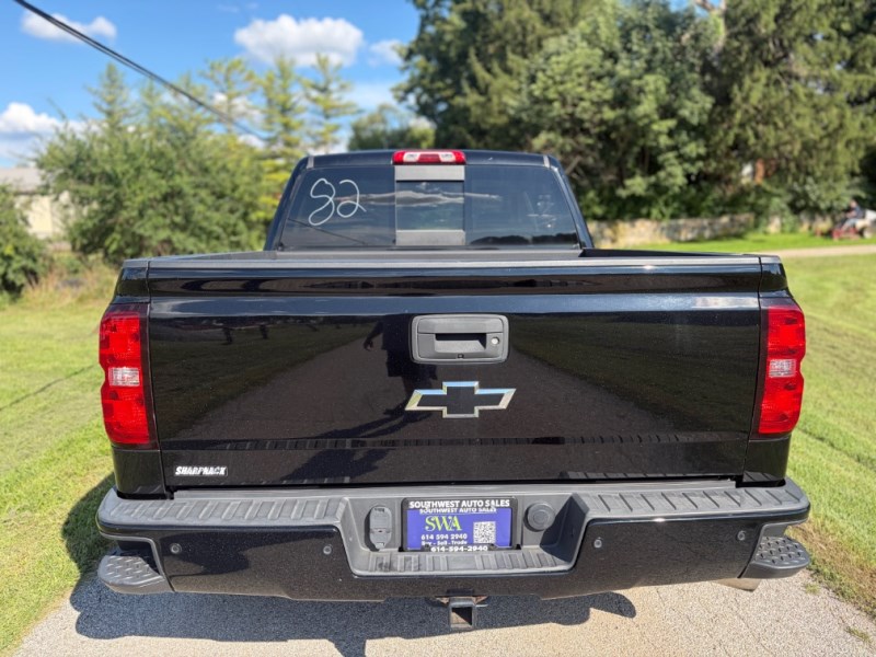 Additional photo of vehicle.